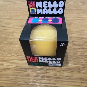NeeDoh Mello Mallo Color-Changing Toy - Yellow